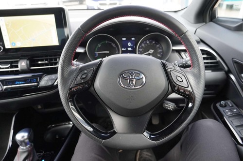 2022 Toyota C-HR 1.8 C-HR GR Sport HEV CVT 5dr SUV Hybrid Automatic - Picture 14 of 20
