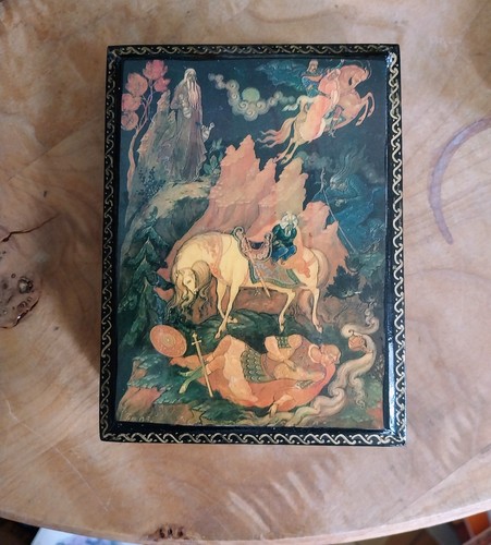 Schachtel aus Russland Lackschachtel mit Märchenmotiven