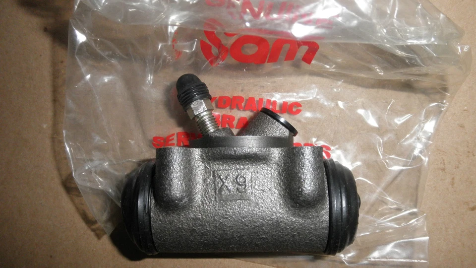 Cilindro de rueda de tambor Toyota #47530-29055 65-70 Corona, MK2 RT60,70,80,90,LH Frt.7/8" Foto 4 de 4