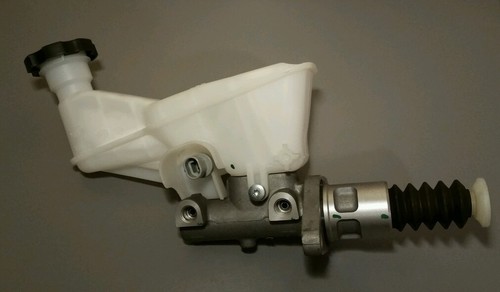 GM OEM-Brake Master Cylinder 20762126 BRAND NEW - Picture 3 of 5