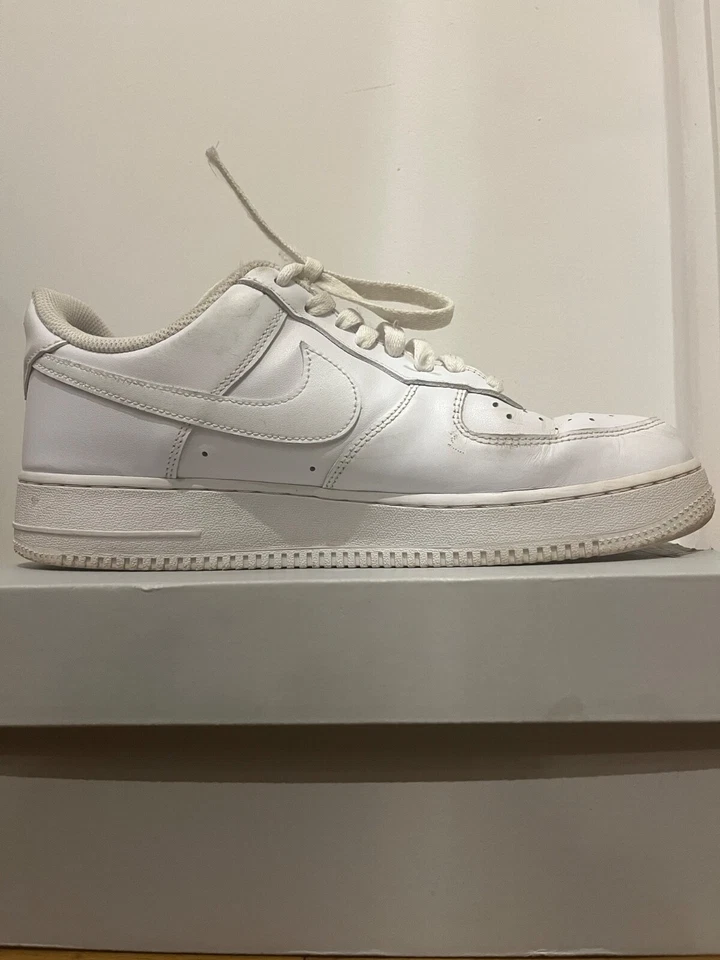 Size 9 - Nike Air Force 1 White, photo 2 of 5