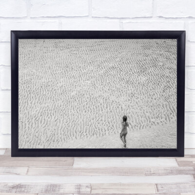 Strand schwarz & weiß Frau Person Bikini Small Alone Lonely Solitude Print
