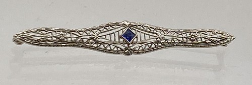 Fine Vintage Estate ART DECO Filigree 10k White Gold & Sapphire Ornate Bar Pin - Picture 1 of 6