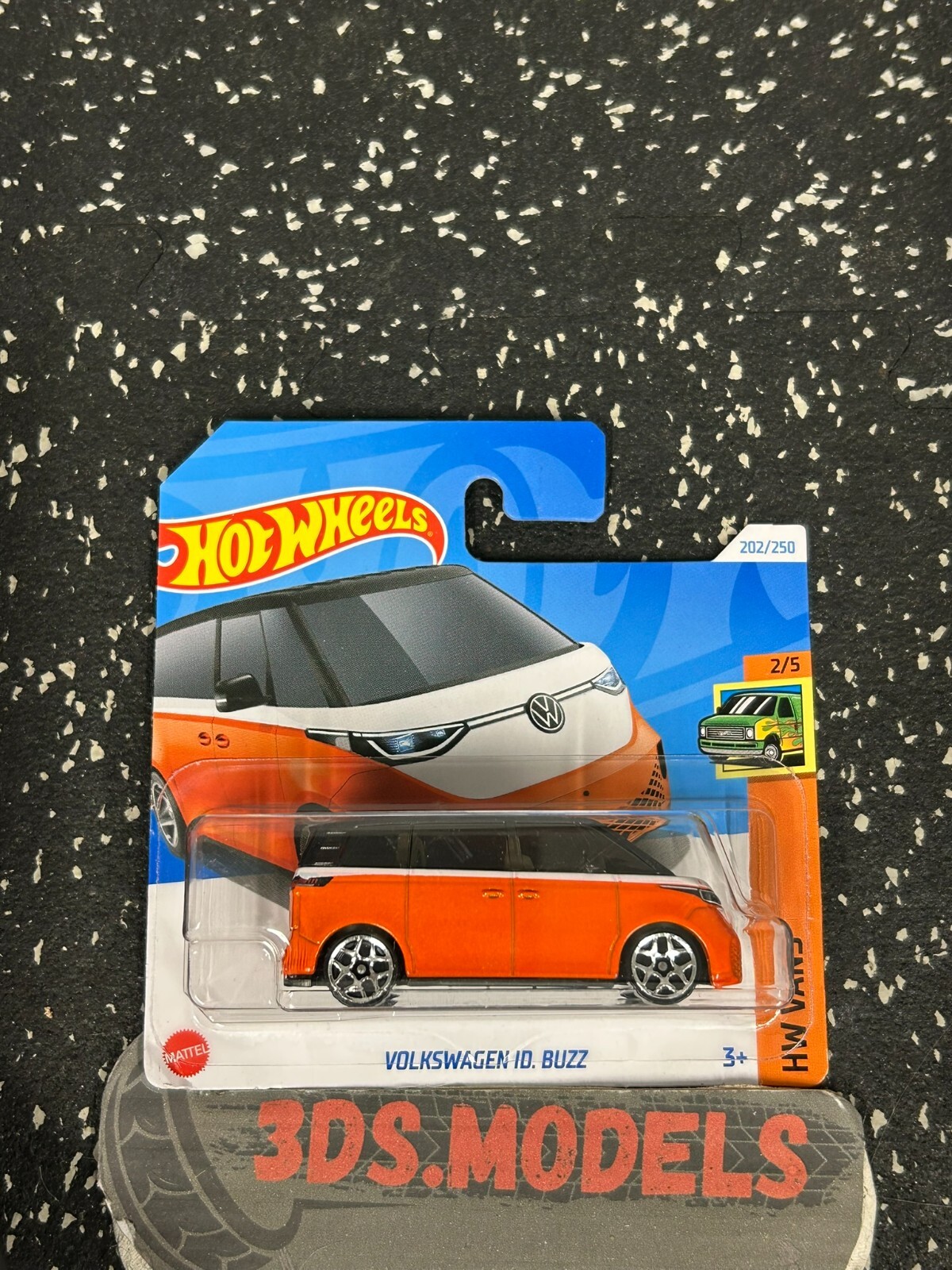 VOLKSWAGEN VW ID BUZZ ORANGE Hot Wheels 1:64 **COMBINE POSTAGE**