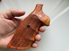 Hardwood Grips Compatible Taurus Medium/Large Farme Square Butt .357 Opened Back