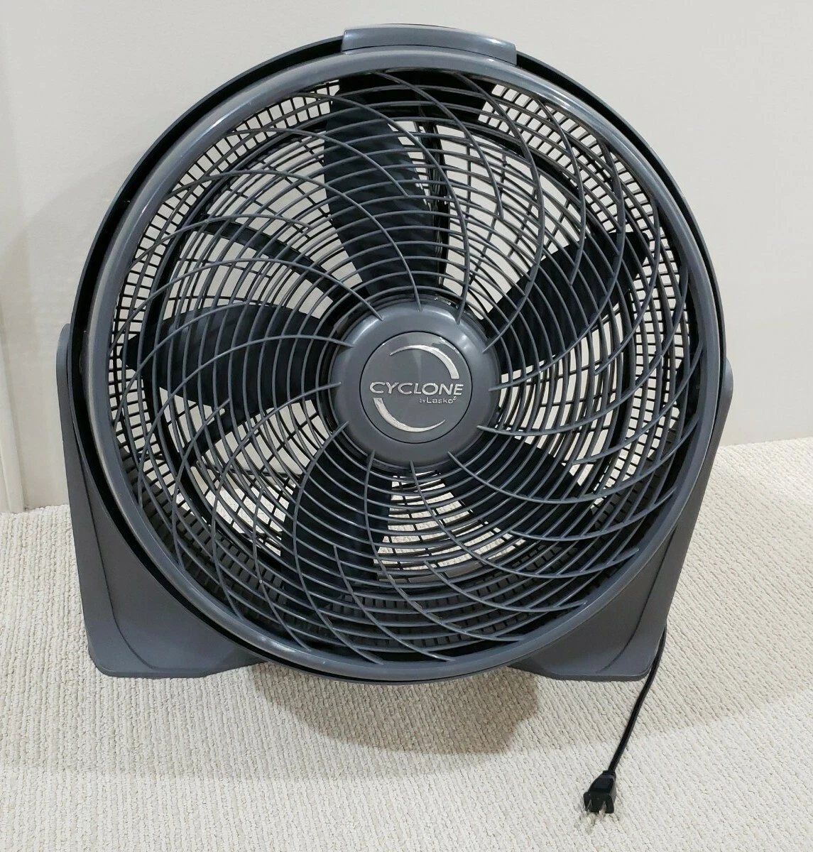Lasko 3520 20u0026#034; Cyclone 3-Speed Pivoting Fan, Gray, + Timer, Wall Or  Floor Mount! | eBay