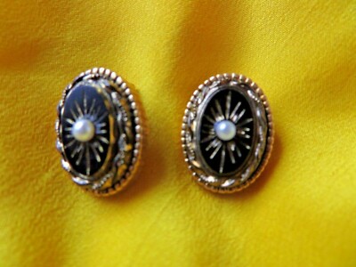 Boucles D'oreilles Vintage Clips En Métal Doré - Paire Occasion, Style Rétro