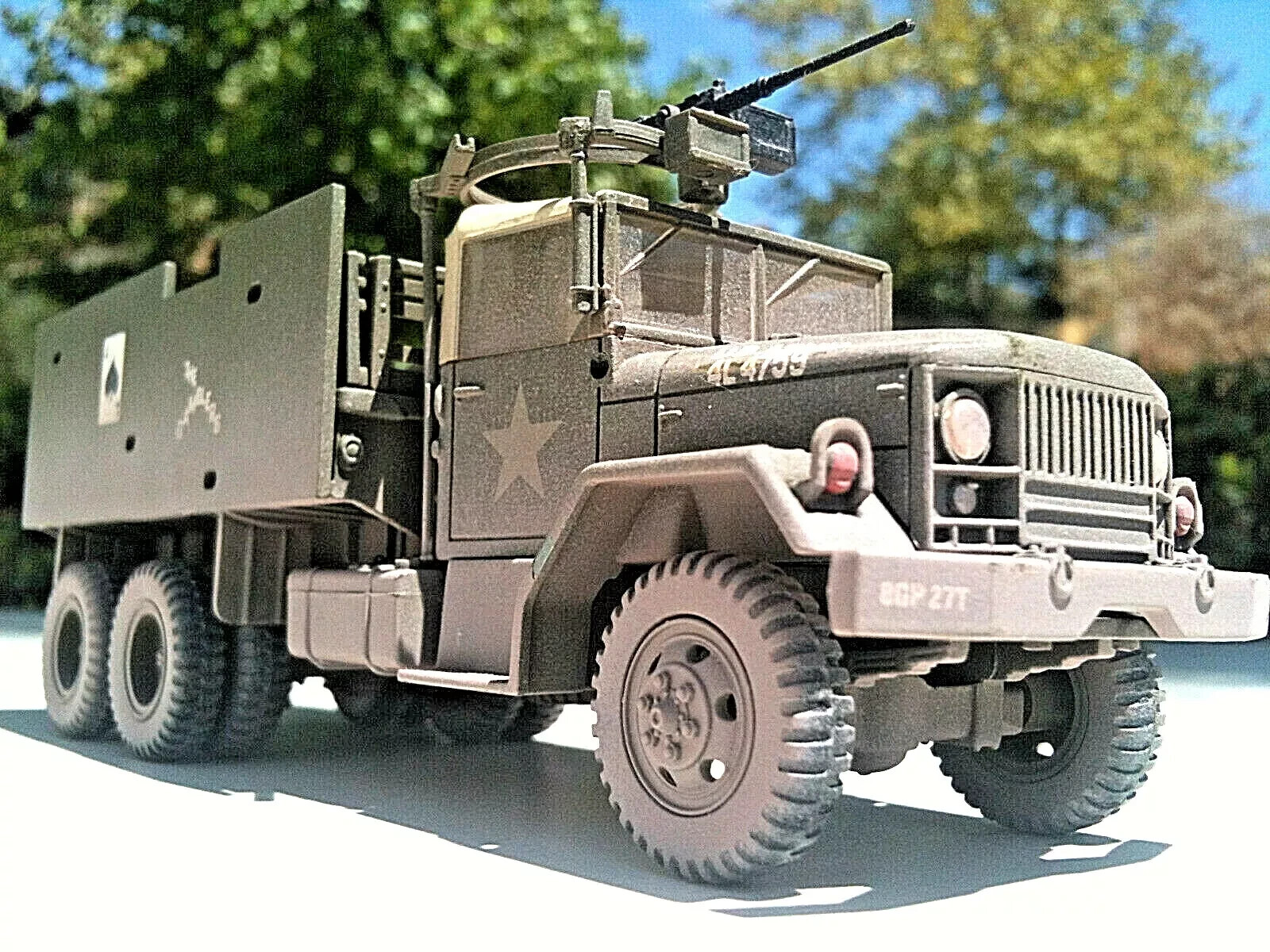 Miniature Corgi Militaire Vietnam 50206 camion US M35 Gun Truck