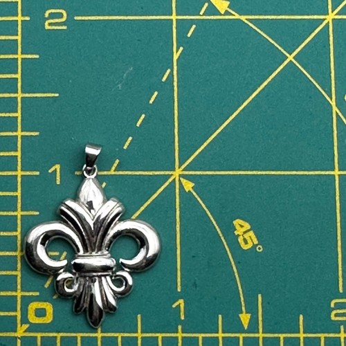 Sterling Silver Fleur-De-Lis Pendant - Add A Touch Of Royalty To Your Style - Picture 5 of 7