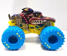 MONSTER JAM 'CUSTOM' MONSTER MUTT COLOR CHAOS by KILLER KUSTOMS  1/64 LOOSE