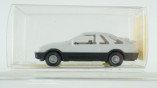 Wiking H0 12204 Ford Sierra blanco | Zustand: Gebraucht