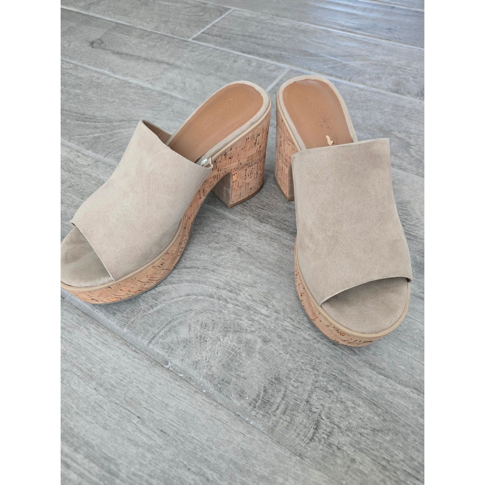 Women's Universal Thread Nessa Platform Suede Cor… - image 1