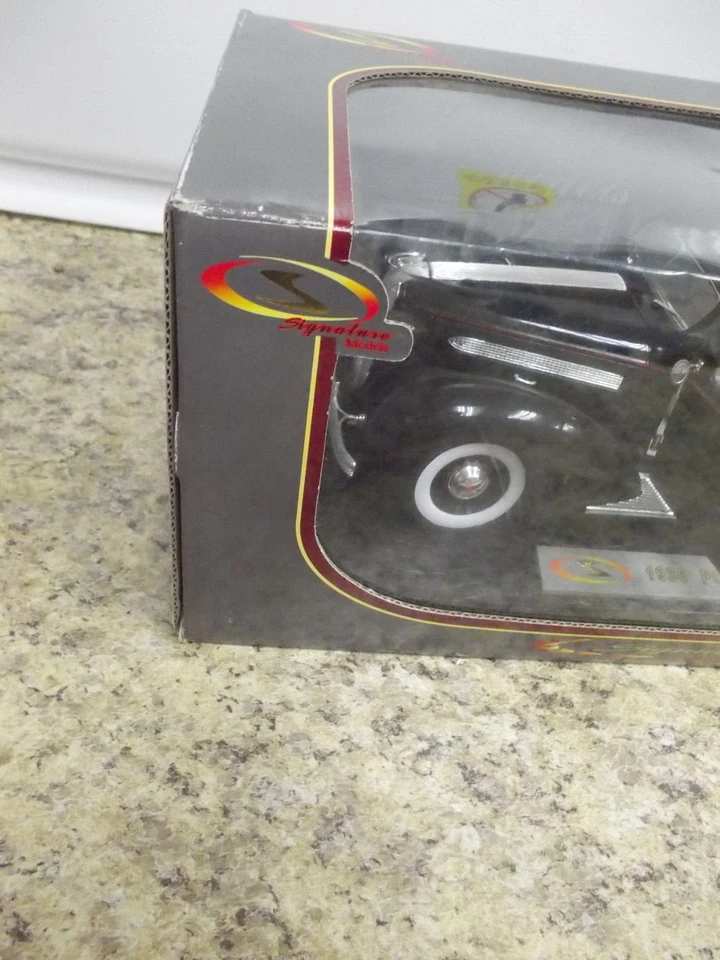 1936 Pontiac Deluxe Signature Models Car 1/18 Die Cast NIB In Box - Image 4 of 4