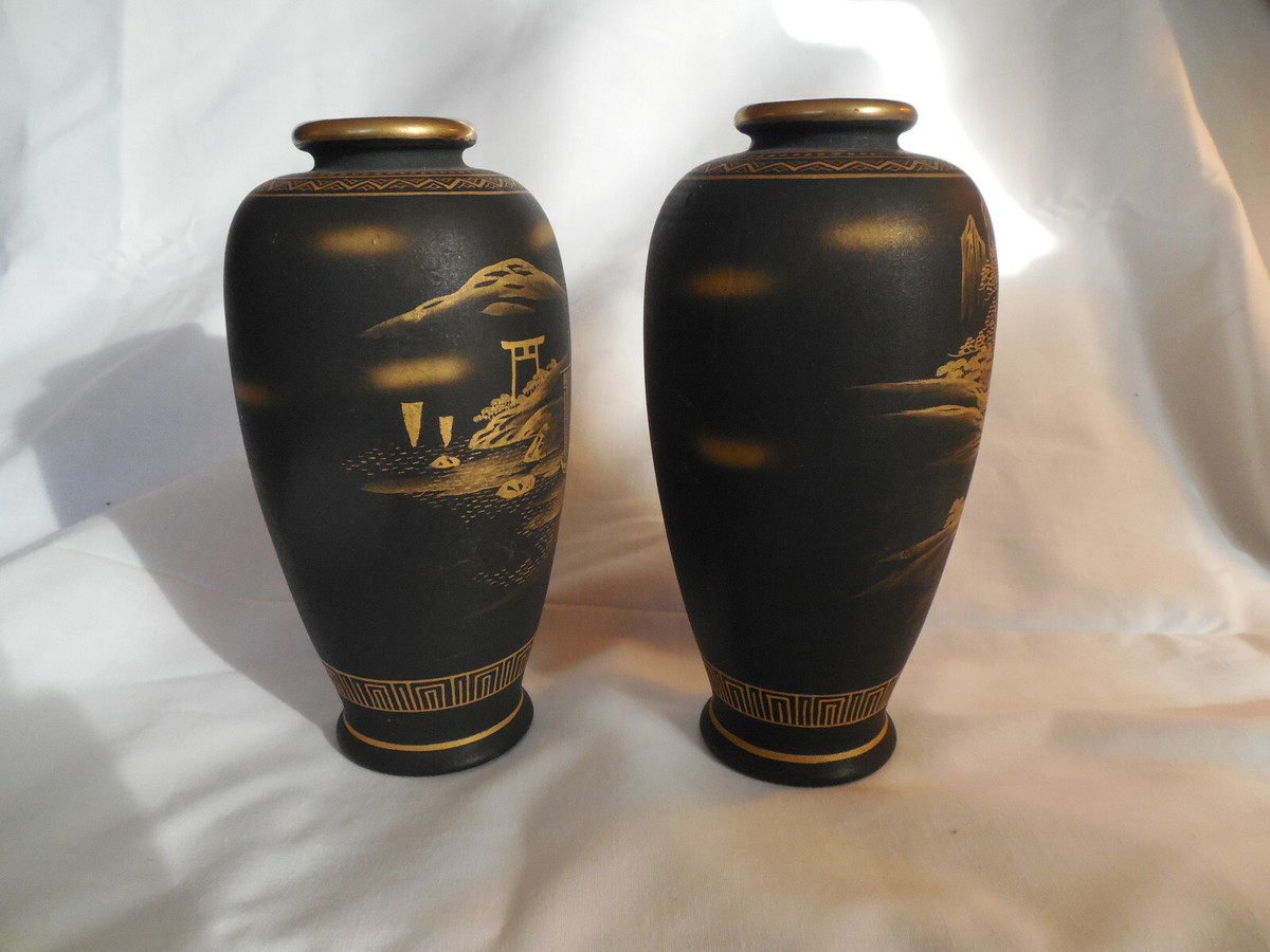 Vintage Japanese porcelain black & gold mount Fuji scene