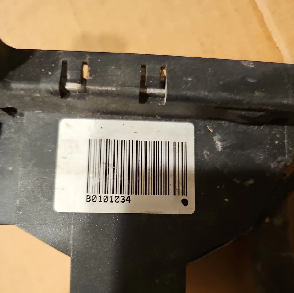 Audi S4 2013 terminal de batería abrazadera positiva y negativa Foto 4 de 4