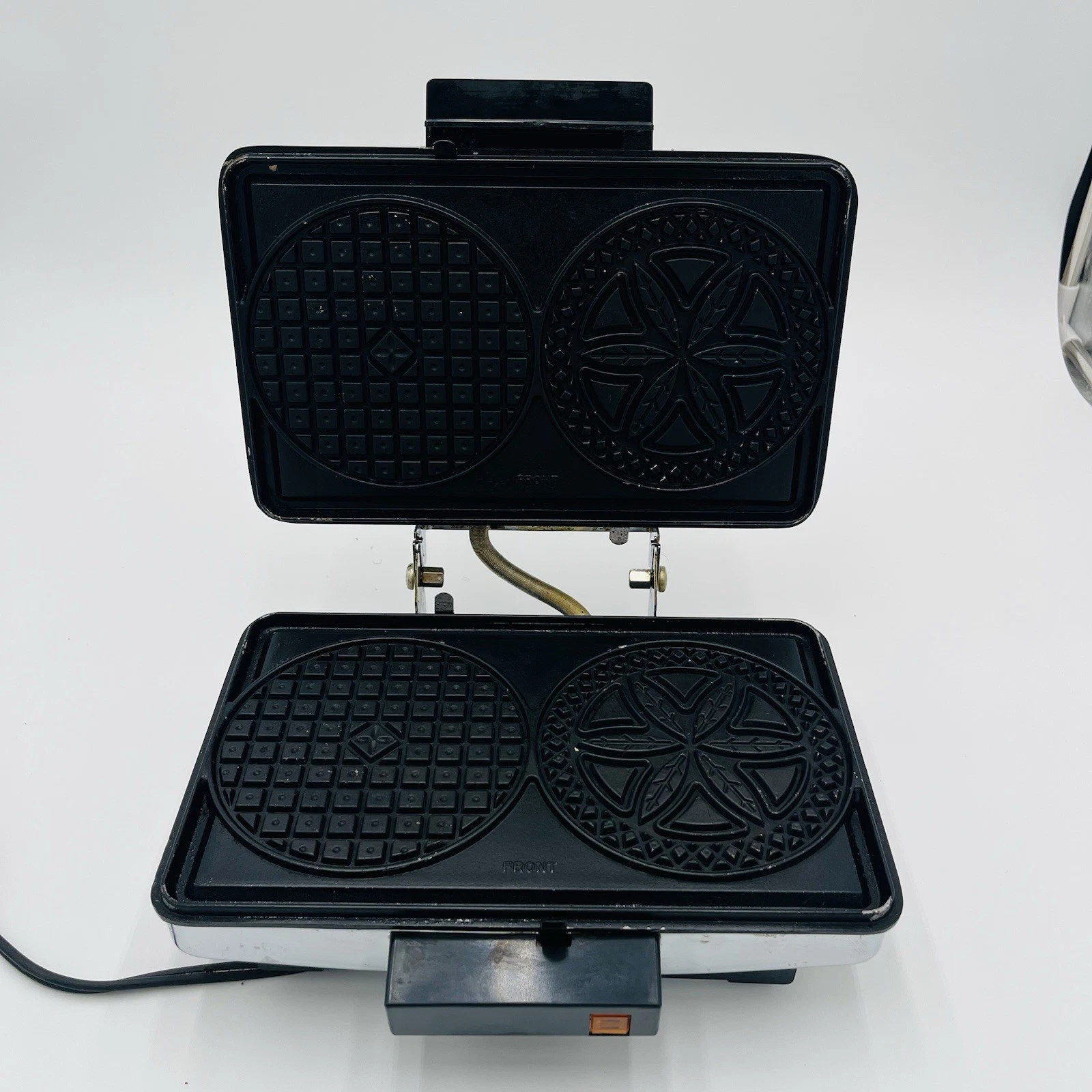 Vintage Rival Non-Stick Pizzelle Baker 9705 Makes Two 5" Waffles Tested working