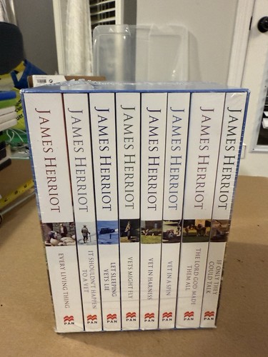 All Creatures Great & Small The Complete James Herriot 8 Books Paperback Boxset. - Foto 2 di 5