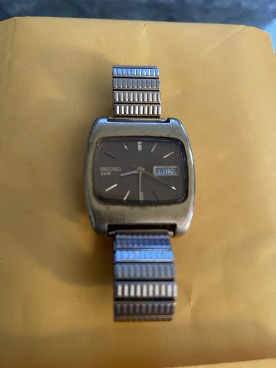 VINTAGE Seiko DX Automatic 25 Jewels Day Date Golden Men's VINTAGE Seiko DX Automatic 25 Jewels Day Date Golden Men's