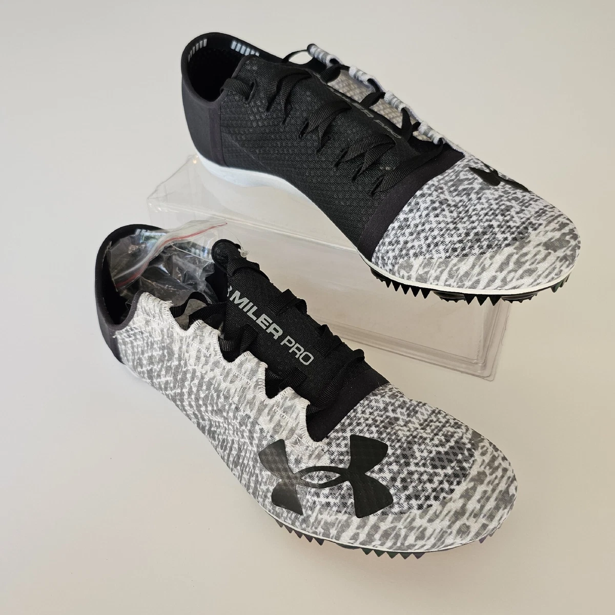 Under armour shop tracking shoes
