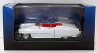 Atlas Editions 1/43 Scale 2 696 608 - Cadillac Eldorado Parade - White