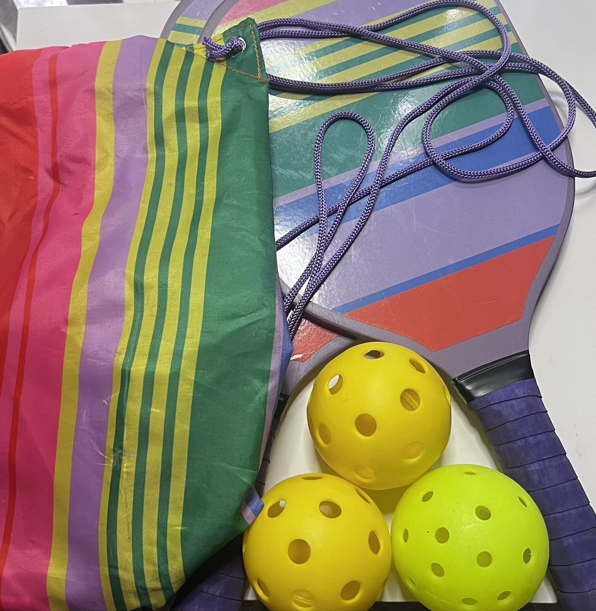 MyTagalongs Pickleball Set, Rainbow Color with 3 Pickleballs  display picture 3