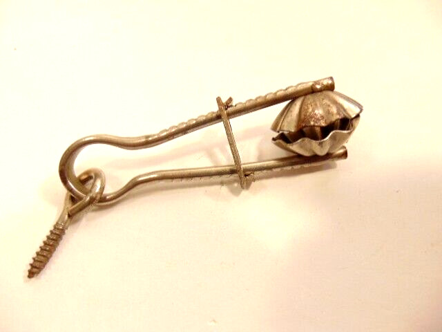 vintage metal dish / tea towel hanger