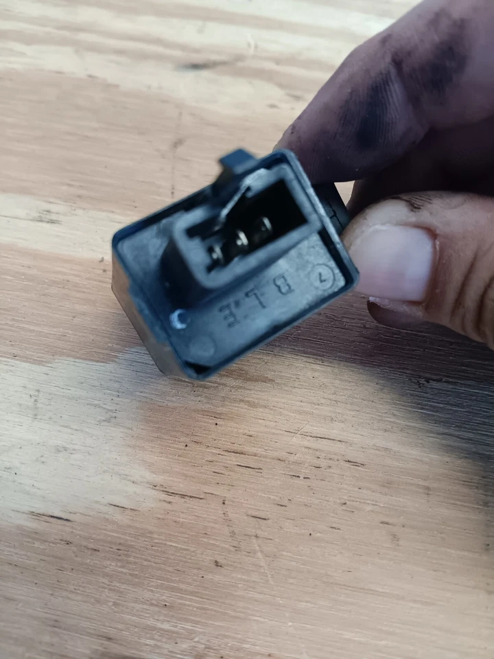 Honda Shadow VT700C 1984-1987 intermitente intermitente intermitente caja de relé Foto 4 de 4