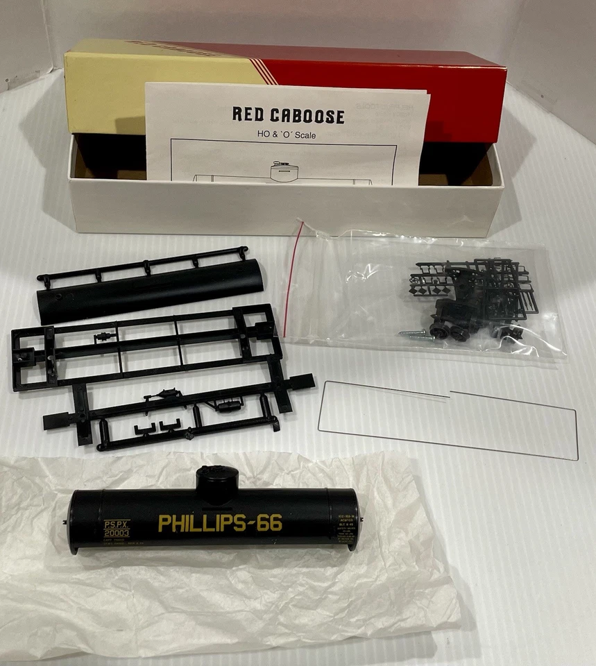 Red Caboose HO Kit RC-3012-1 Type 103W 10,000 Gal Tank Car Phillips 66 #20003 - Image 2 of 4