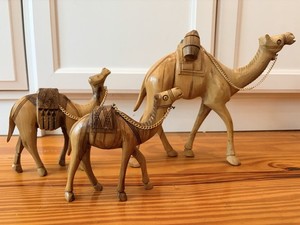 Vintage Hand Carved Holy Land Olive Wood Camel Figurine Lot Of 3 W/ Chains