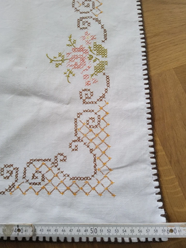 Tischdecke Stickerei Handarbeit gestickt ca 59 cm x 55 cm weiß shabby - Bild 2 von 2