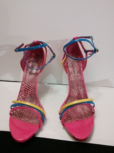 pink sandals size 11