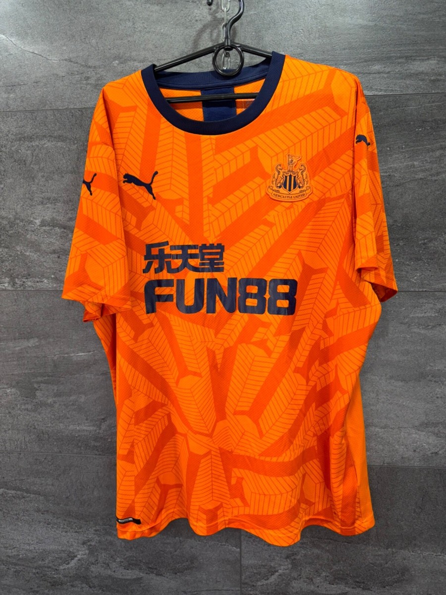 Puma Newcastle United オレンジユニフォームXLサイズ Puma Newcastle United オレンジユニフォームXLサイズ