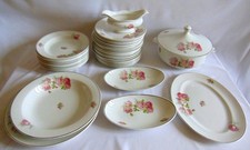 SERVICE DE TABLE FAIENCE HBCM CREIL MONTEREAU MODELE JETE DE ROSES 1940