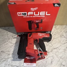 Milwaukee M18 FUEL 2746-20 18 Gauge Cordless Brad Nailer Li-Ion 18V