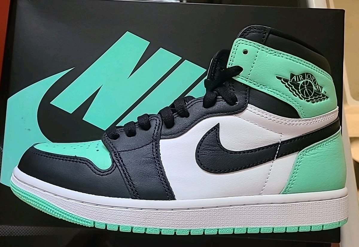 NIB - Mens NIKE AIR Jordan 1 Retro High OG Green Glow DZ5485-130