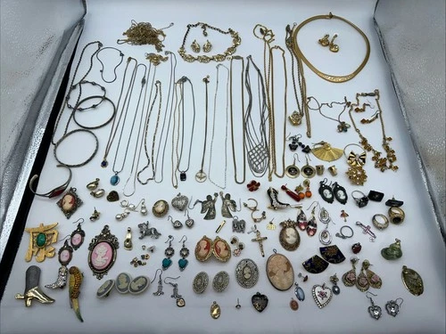 Vintage Mixed Costume Jewelry Lot w. Necklaces Bracelets Earrings Rings Cameo
