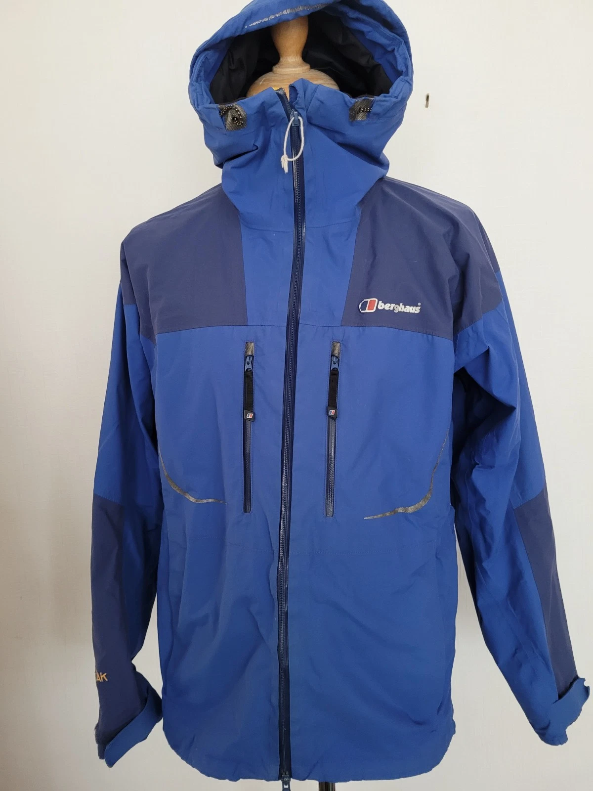 berghaus mera peak men's goretex jacket size medium, blue/yellow,some issues