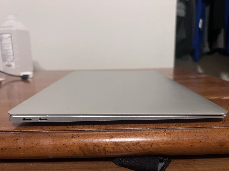 2020 Apple MacBook Air 13.3" M1 7C GPU 3.2GHz 8GB RAM 256GB SSD A2337 - Imagem 4 de 4