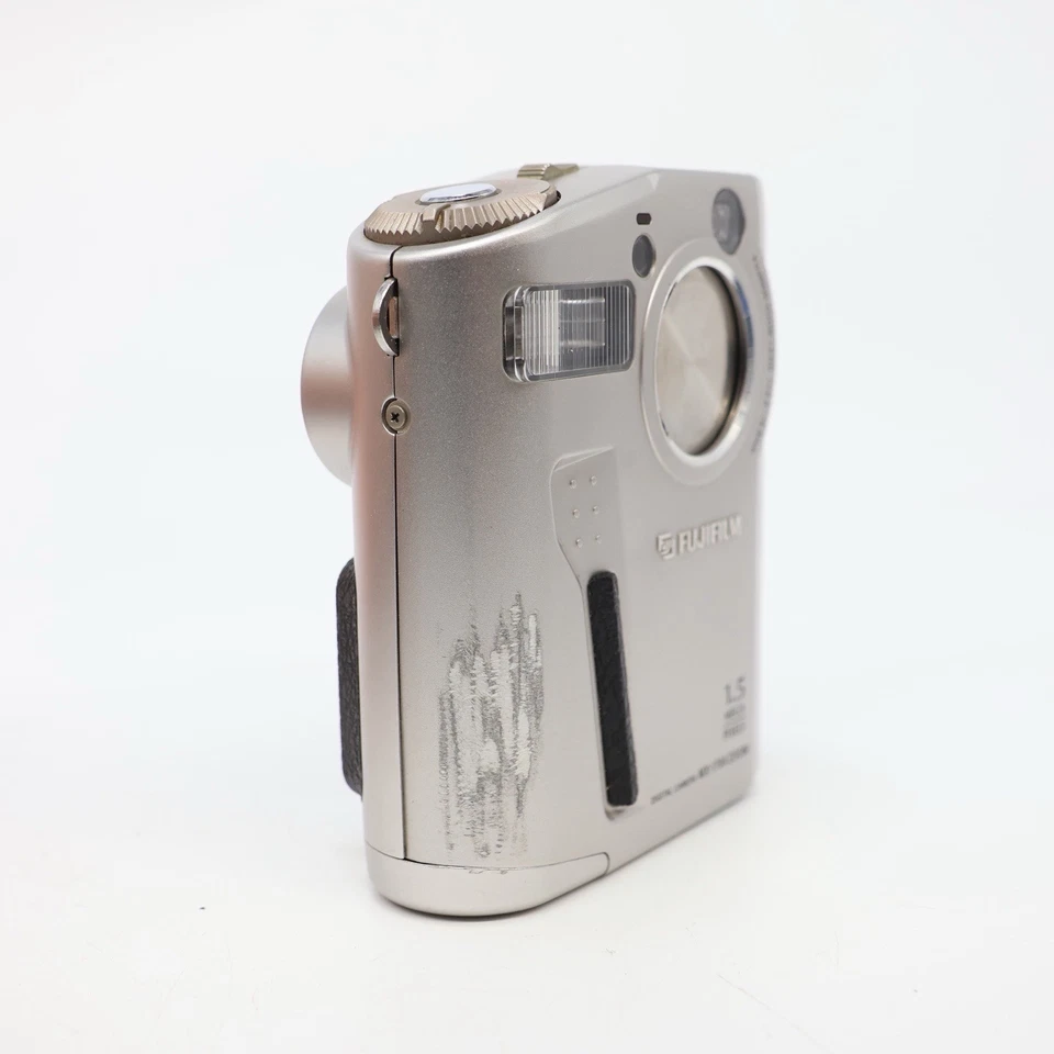 Fujifilm MX-1700 Zoom 1.5MP Vintage Digital Camera Untested + Battery Case Card, photo 3 of 5