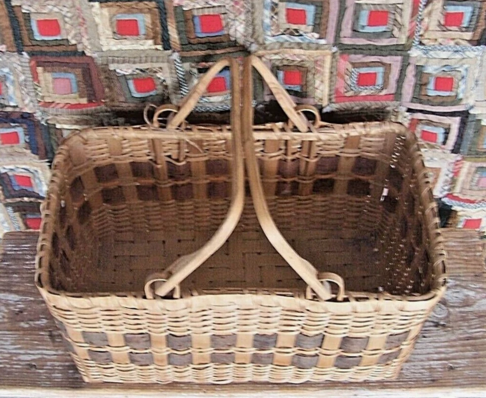 Antigua cesta de férula tejida con asas oscilantes, base de tejido de sarga, acento de corteza Foto 2 de 4