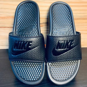 nike benassi triple black