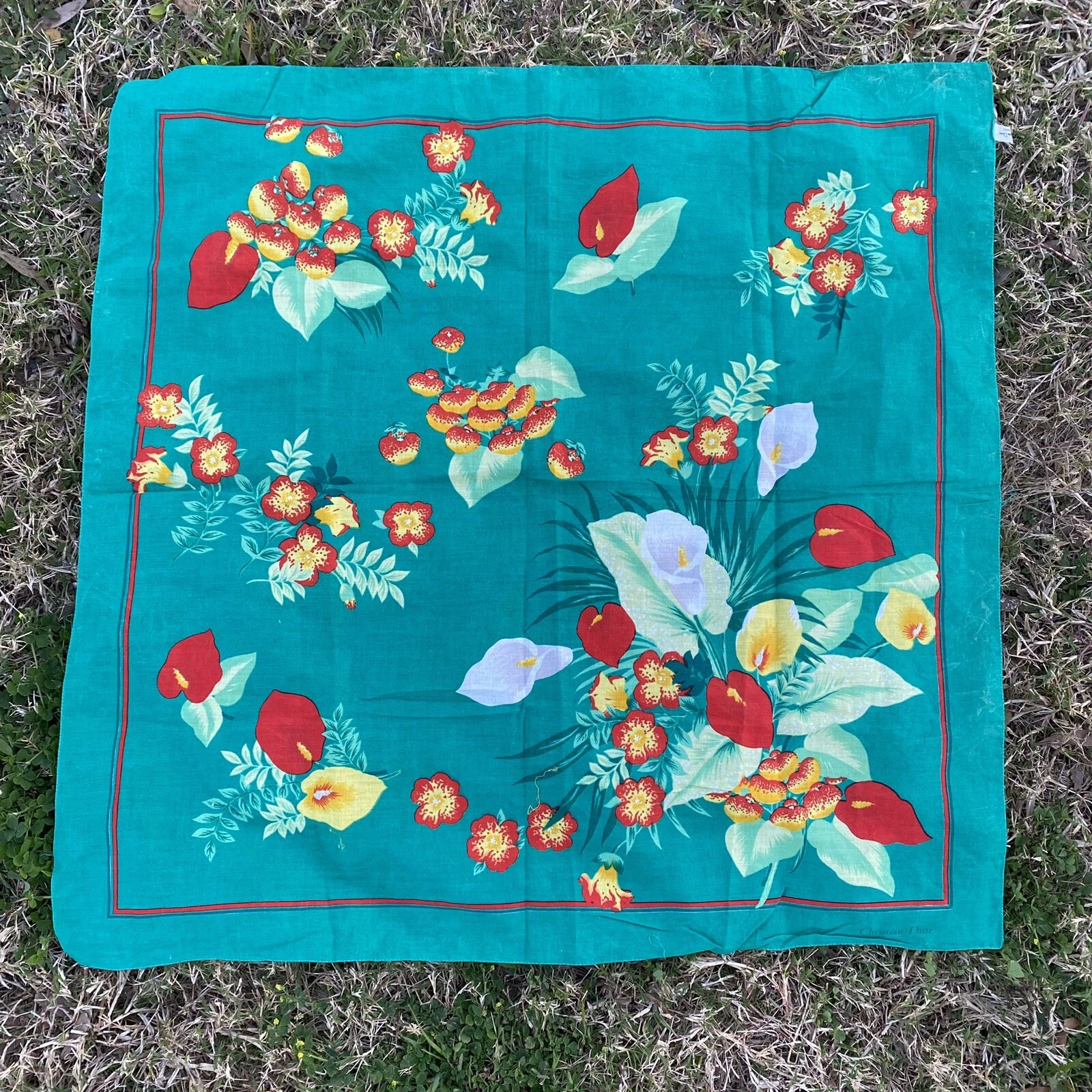 Foulard carré CHRISTIAN DIOR E'Charpes motif vert fleurs rouges 30