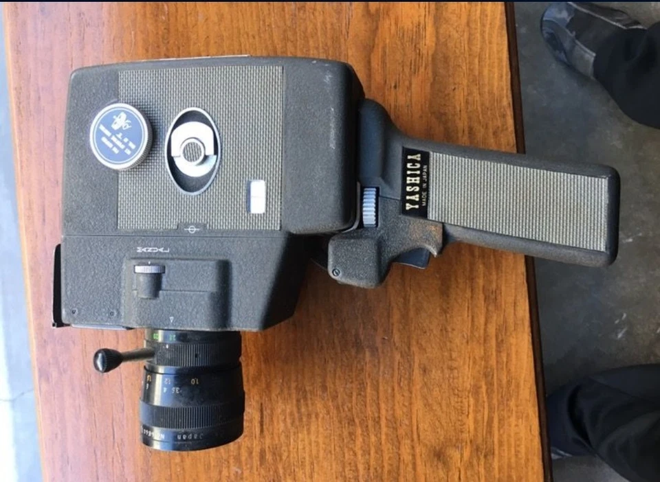 Cámara de película vintage Yashica 8 mm U-Matic zoom réflex rara vendedor de EE. UU. ENVÍO RÁPIDO Foto 2 de 4