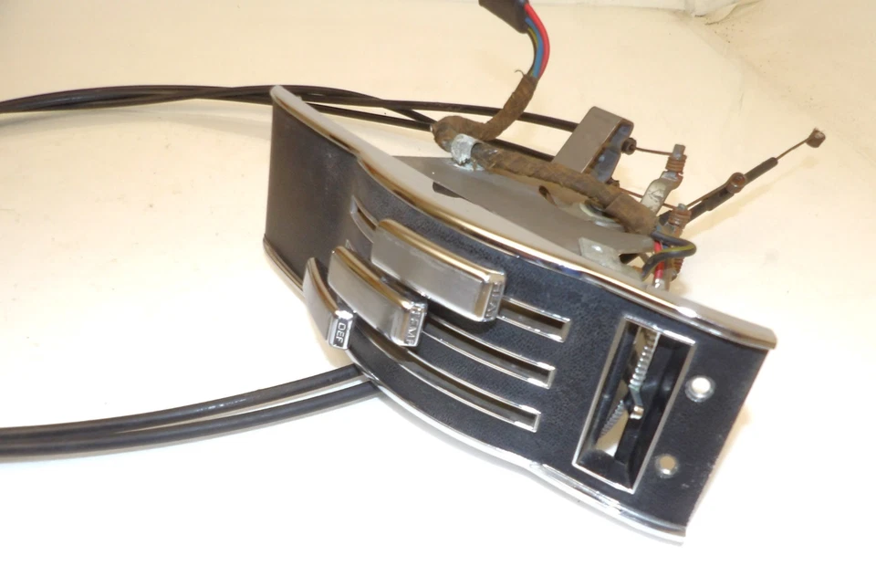 Mustang Fastback 1968 cupé convertible original tablero derecho calefacción panel de control Foto 4 de 4