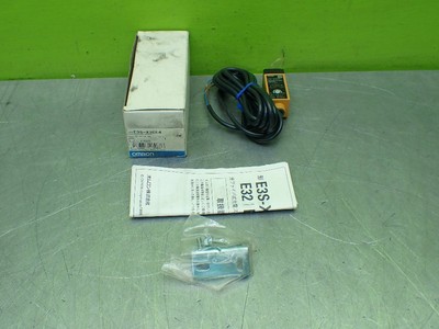 OMRON E3S-X3CE4 PHOTOELECTRIC SWITCH.