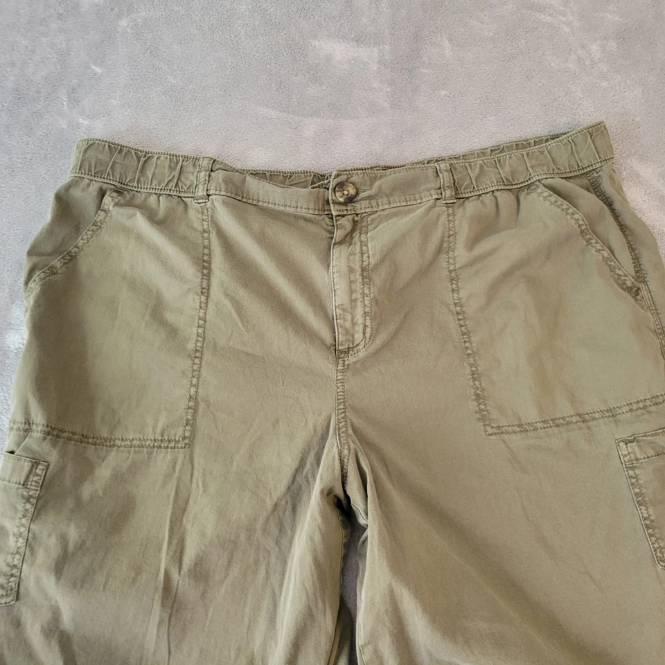 Sonoma Womens Shorts 22W Plus Cargo Pockets Army Green Comfy Lightweight Zip Fly - Image 3 of 4