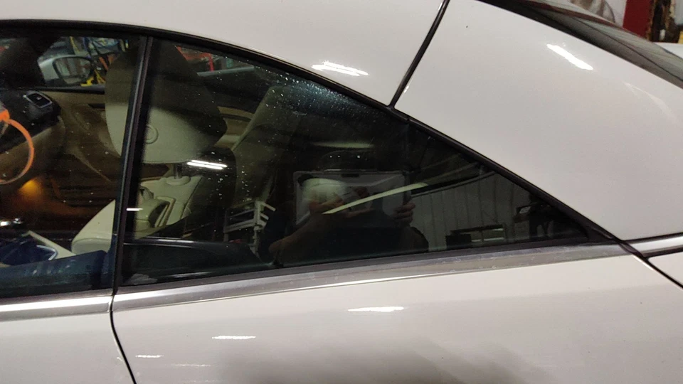 2007-2016 Volkswagen EOS Convertible LH Driver Rear Quarter Glass/Window OEM - Image 2 of 4