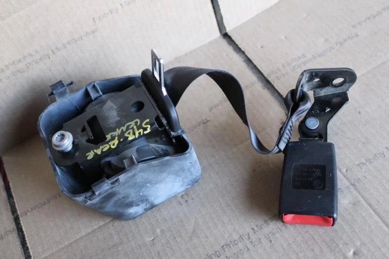 2016 2017 2018 2019 VOLKSWAGEN PASSAT CENTER REAR SEAT BELT TITAN BLACK - Image 2 of 4