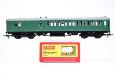 Hornby OO Gauge R4888B BR Bulleid Suburban Brake 3rd Coach No.S2859S - Boxed