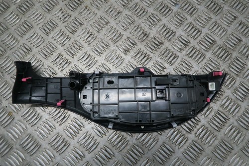 2020 TOYOTA YARIS 1.5 HYBRID HEATER CLIMATE CONTROL AC PANEL REF5101 - Picture 7 of 8